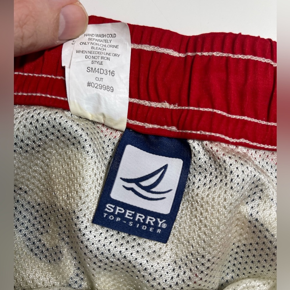 SPERRY Swim Trunks Men’s Whales Red/Navy/Ivory Lined Pockets Size L - Picture 11 of 11